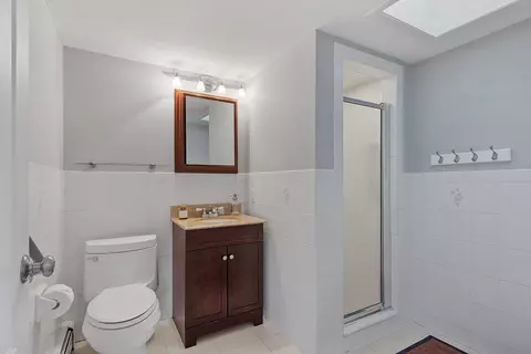 Bath - 45 Putnam Rd, Reading, MA 01867 photo 1 of 3