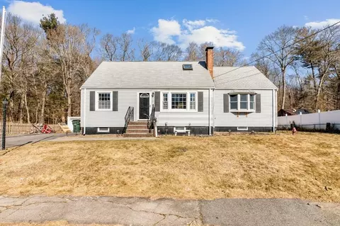 31 Hillsdale Rd, Holbrook, MA 02343