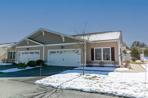 68 Rogerson Xing #68, Uxbridge, MA 01569