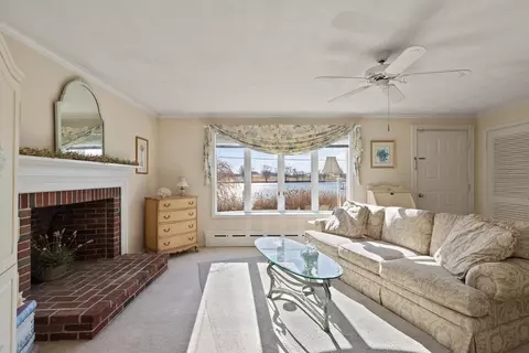 Bedroom - 21 Bailey Ave, Beverly, MA 01915 photo 1 of 5