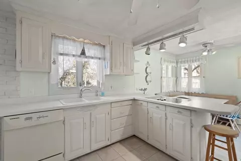 Kitchen - 21 Bailey Ave, Beverly, MA 01915 photo 1 of 4
