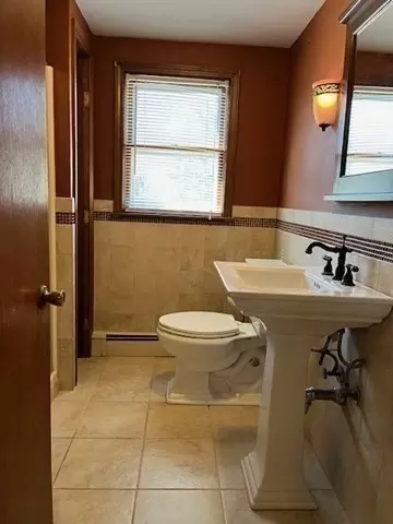 Bath - 93 Willow St, Mansfield, MA 02048 photo 2 of 3