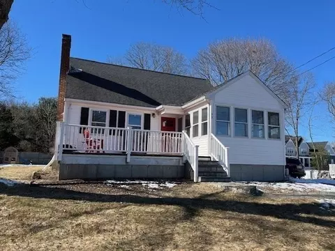 Exterior - 93 Willow St, Mansfield, MA 02048 photo 2 of 10