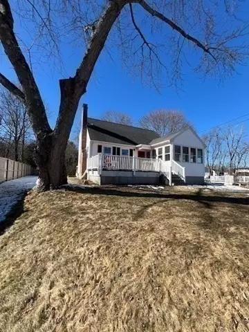 Exterior - 93 Willow St, Mansfield, MA 02048 photo 8 of 10