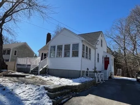 Exterior - 93 Willow St, Mansfield, MA 02048 photo 4 of 10