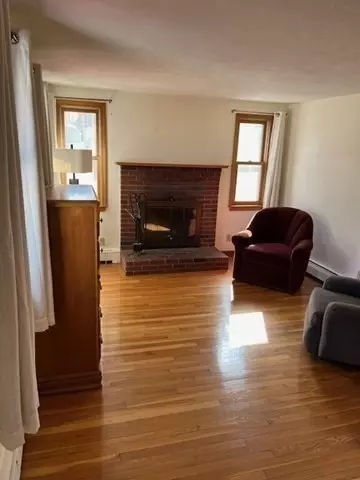 Living - 93 Willow St, Mansfield, MA 02048 photo 2 of 4