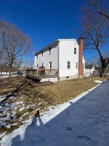 Exterior - 93 Willow St, Mansfield, MA 02048 photo 9 of 10