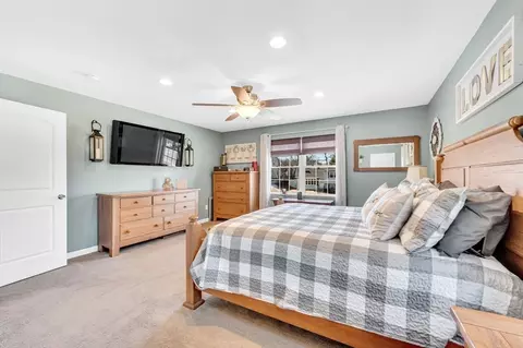 Bedroom - 31 Ruskin St, Chicopee, MA 01020 photo 3 of 9