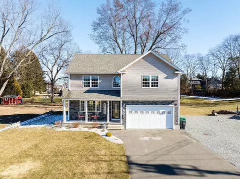 Exterior - 31 Ruskin St, Chicopee, MA 01020 photo 2 of 5
