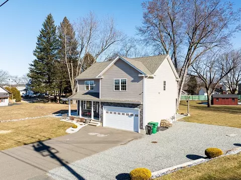 Exterior - 31 Ruskin St, Chicopee, MA 01020 photo 4 of 5