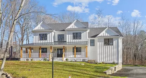 6 Sellers Farm Rd, Andover, MA 01810