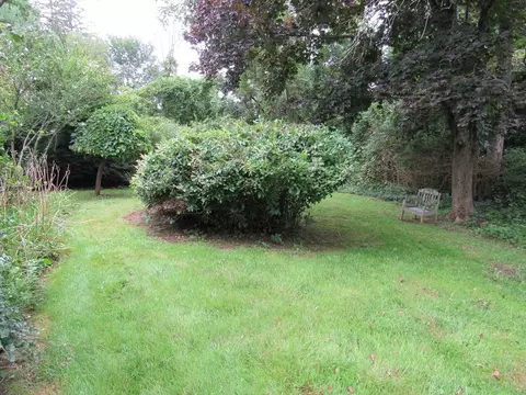 Exterior - 52 North Ave, Mendon, MA 01756 photo 9 of 13