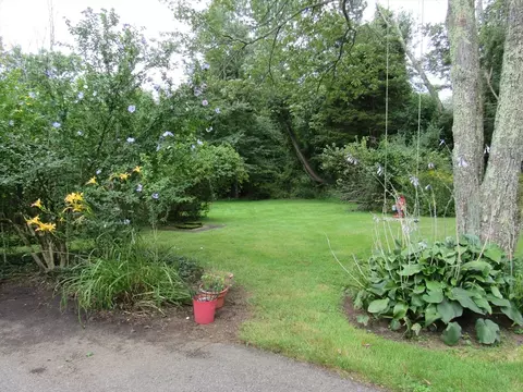 Exterior - 52 North Ave, Mendon, MA 01756 photo 12 of 13