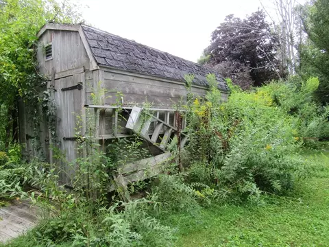Exterior - 52 North Ave, Mendon, MA 01756 photo 6 of 13