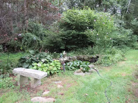 Exterior - 52 North Ave, Mendon, MA 01756 photo 11 of 13