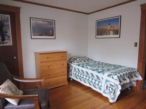 Bedroom - 52 North Ave, Mendon, MA 01756 photo 6 of 7