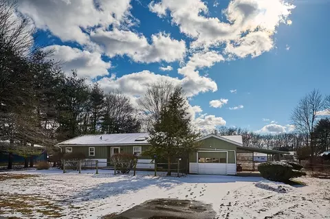 20 Frederick Rd, Greenfield, MA 01301