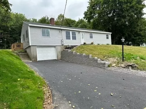 11 Hilltop Dr, Sterling, MA 01564