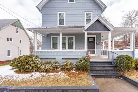 87 Oak St, Springfield, MA 01151