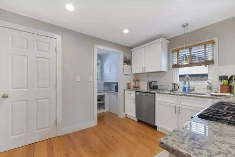 Kitchen - 127 Bowles Park, Springfield, MA 01104 photo 2 of 3