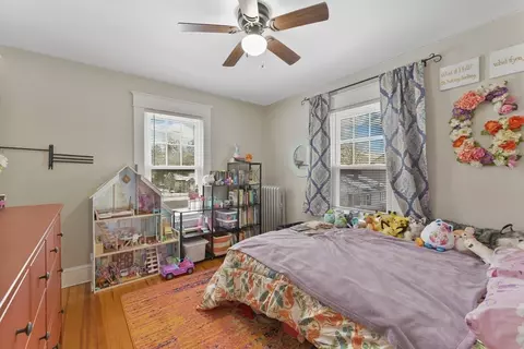 Bedroom - 127 Bowles Park, Springfield, MA 01104 photo 5 of 8