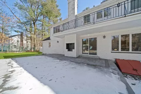 Exterior - 19 Colonial Rd, Dover, MA 02030 photo 5 of 6