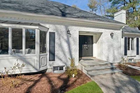 Exterior - 19 Colonial Rd, Dover, MA 02030 photo 2 of 6