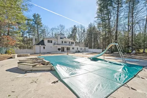 Exterior - 19 Colonial Rd, Dover, MA 02030 photo 4 of 6