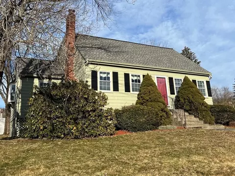 18 Skyline Dr, Franklin, MA 02038