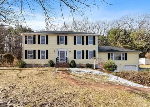 4 Nicoll Dr, Andover, MA 01810