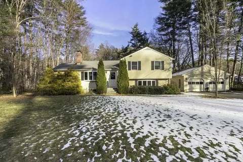36 Country Village Ln, Sudbury, MA 01776