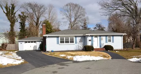 36 Fayette Pl, Taunton, MA 02780