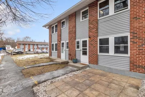 24 Manor Ct #24, Springfield, MA 01118 photo 2
