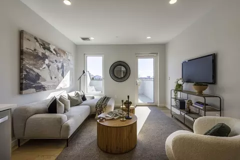 71 Bow #502, Somerville, MA 02143
