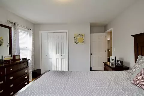 Bedroom - 284 Hermitage Dr, Springfield, MA 01129 photo 4 of 12