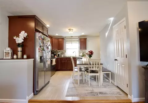 Dining - 284 Hermitage Dr, Springfield, MA 01129 photo 2 of 3