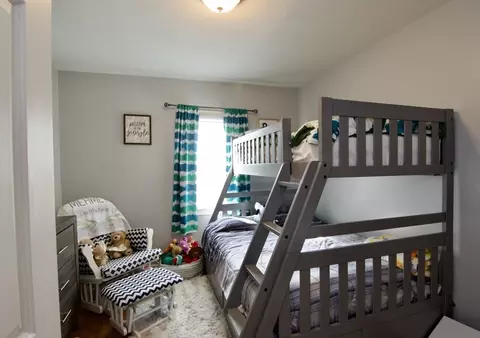 Bedroom - 284 Hermitage Dr, Springfield, MA 01129 photo 10 of 12