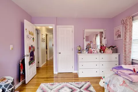 Bedroom - 284 Hermitage Dr, Springfield, MA 01129 photo 9 of 12