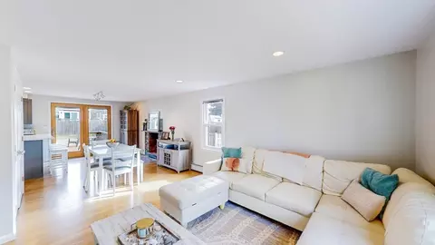 Living - 82 Tower Ave, Marshfield, MA 02050 photo 3 of 4