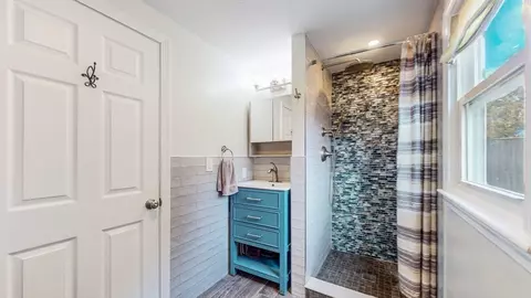 Bath - 82 Tower Ave, Marshfield, MA 02050 photo 1 of 3