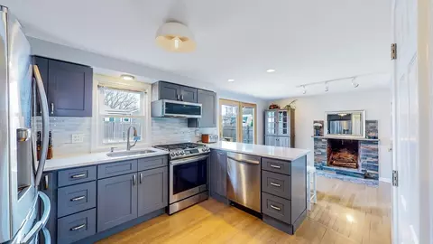 82 Tower Ave, Marshfield, MA 02050