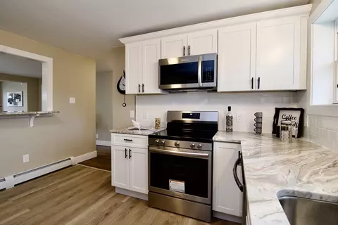 75 Thomas St, Chicopee, MA 01013 photo 17