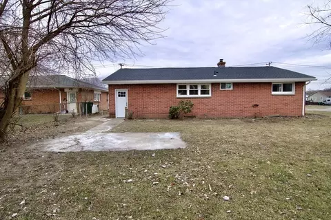 75 Thomas St, Chicopee, MA 01013 photo 2