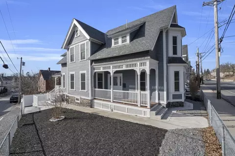 724 Bridge St, Lowell, MA 01850