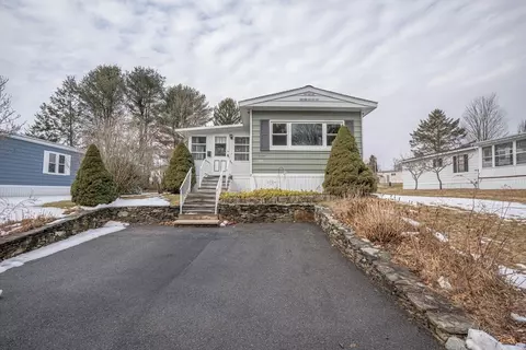 108 Bumila Dr, Raynham, MA 02767