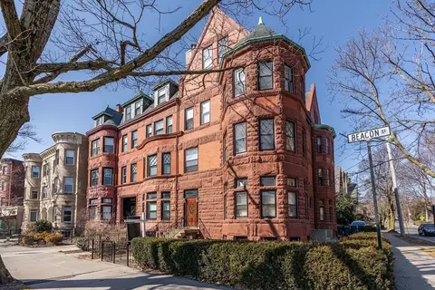 1774 Beacon St #4, Brookline, MA 02445