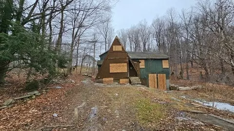 358 Prince John Dr, Becket, MA 01223