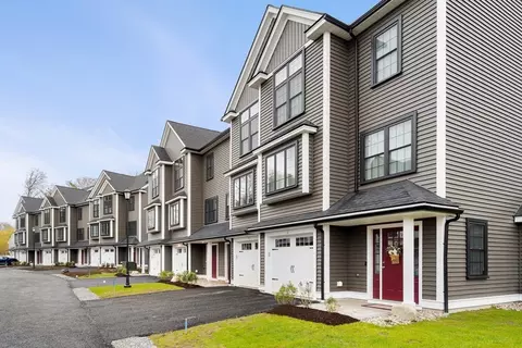 168 Lowell St #4, Wilmington, MA 01887