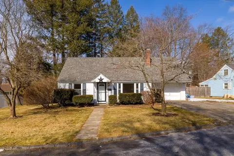 16 Janet Cir, Shrewsbury, MA 01545