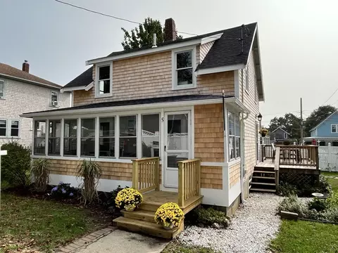 5 Fern Ave, Wareham, MA 02558